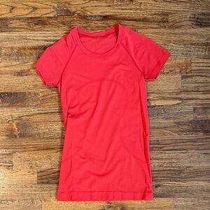 Lululemon Women's Carnation Red Short Sleeve Top